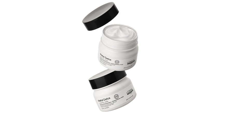 Imagem da máscara capilar Metal Detox da L’Oréal Professionnel, destacando a importância de nutrir e proteger o cabelo seco e danificado das agressões diárias.