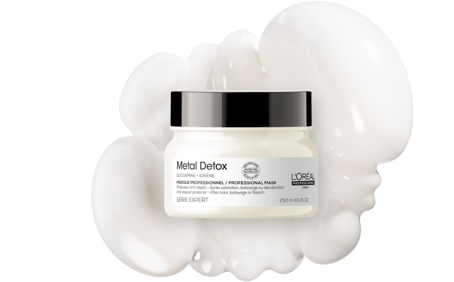 A máscara capilar antiqueda Metal Detox atua como proteção contra os danos causados pela água dura, ajudando a preservar a força, a suavidade e a qualidade do cabelo.