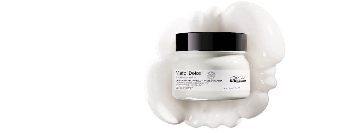 Apresentação da máscara L’Oréal Professionnel Metal Detox, mostrando como protege o cabelo da acumulação de metais e dos danos causados ​​pela água dura.