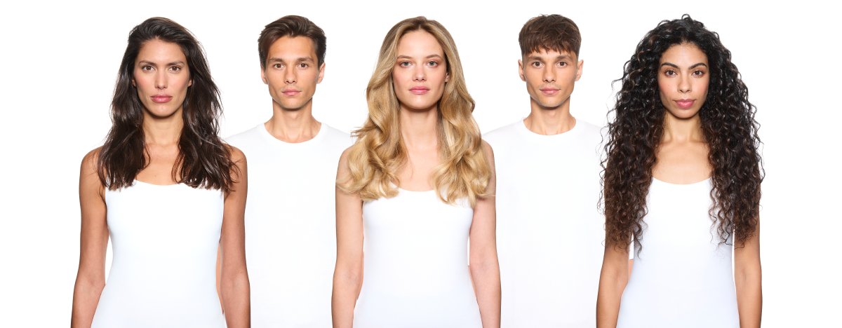 Dois homens e três mulheres com diferentes penteados, ilustrando os cortes e penteados da moda do ano.