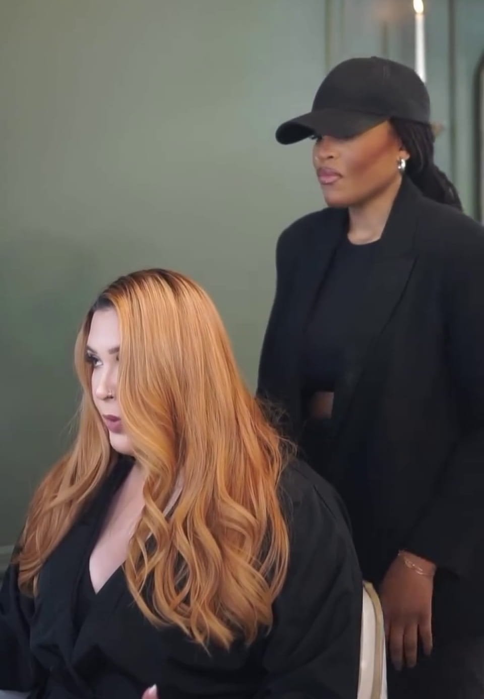 Look en tonos oscuros